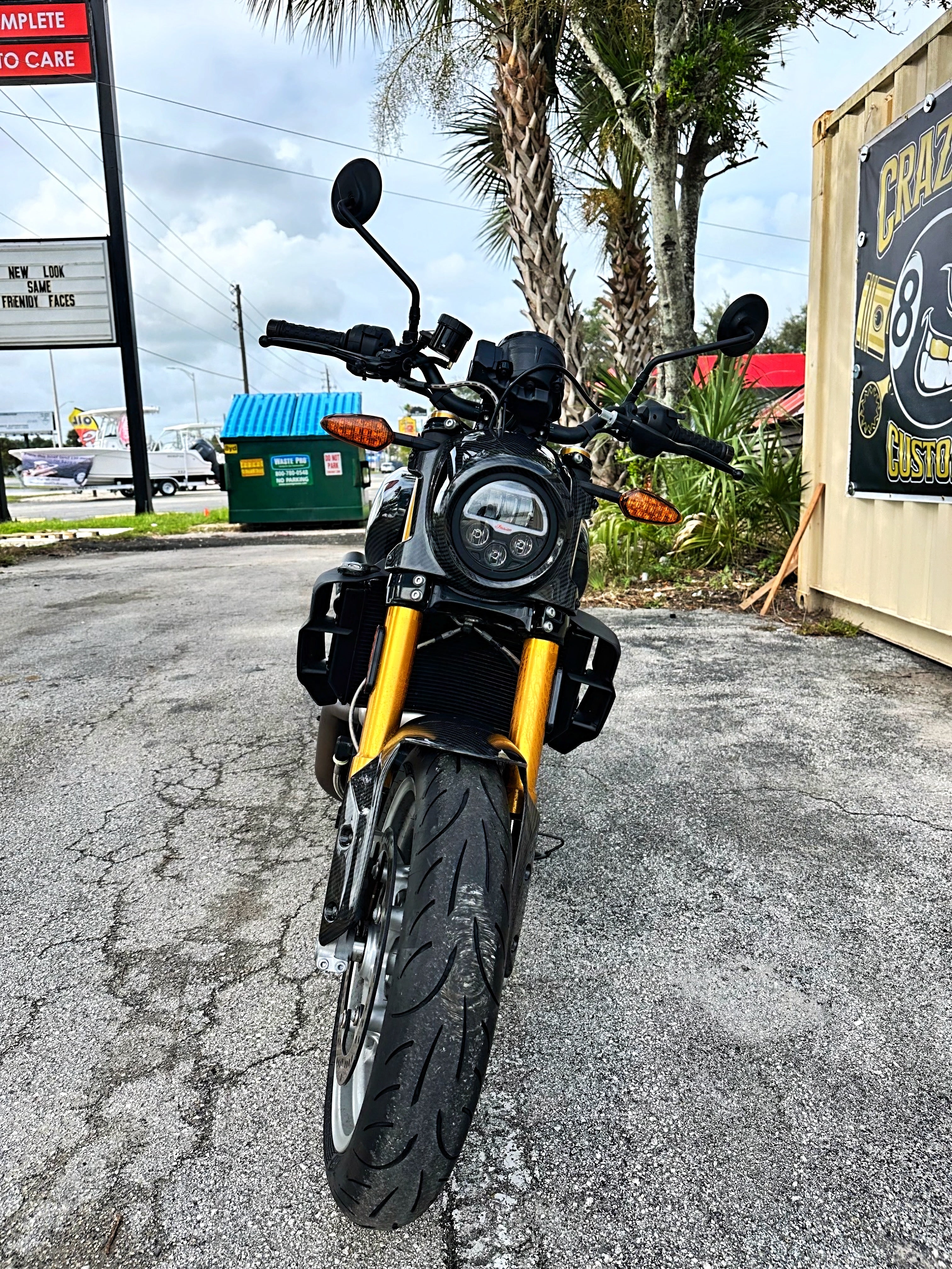 2023 Indian FTR Carbon R