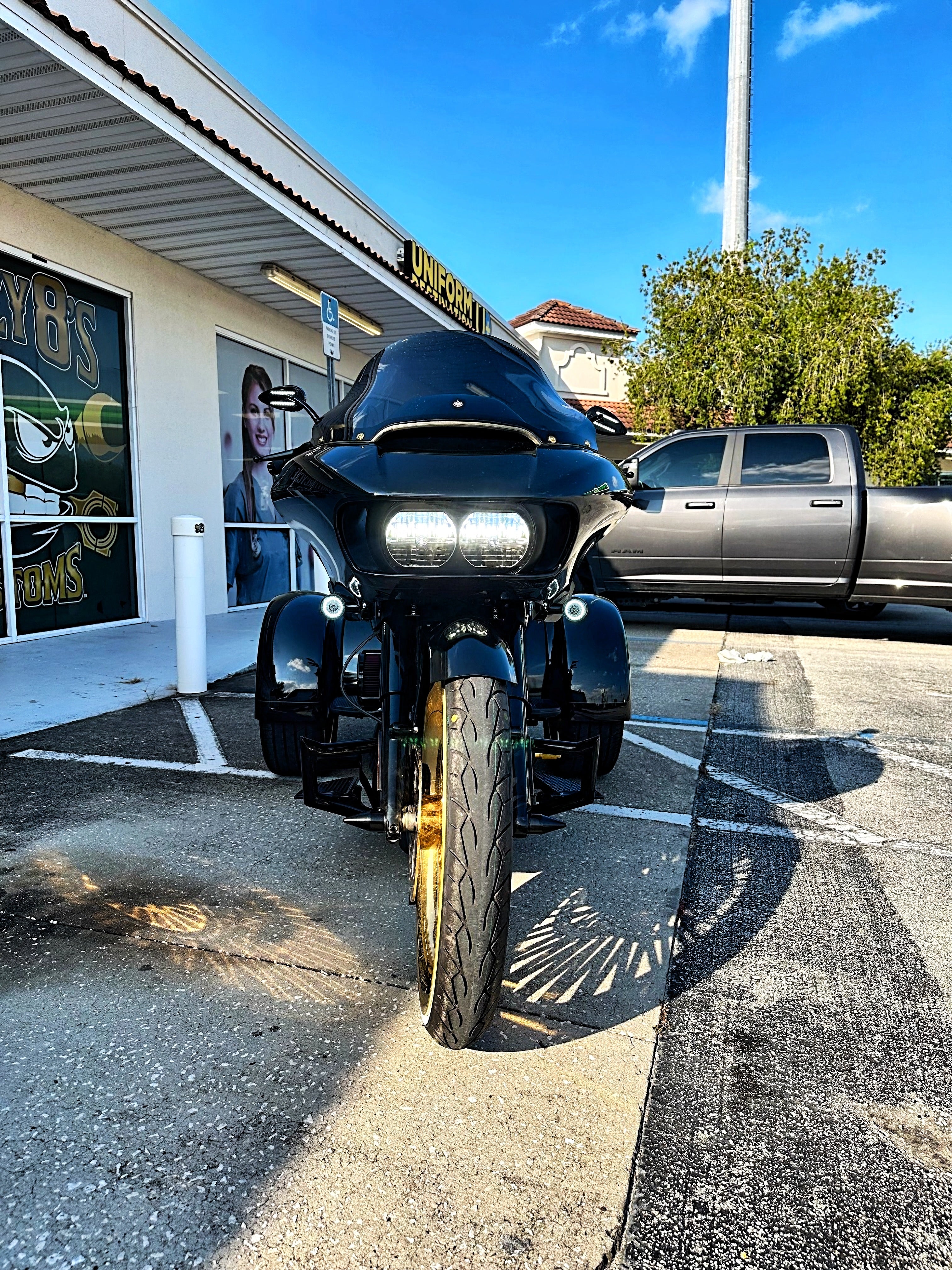 2023 Harley Davidson Road Glide 3