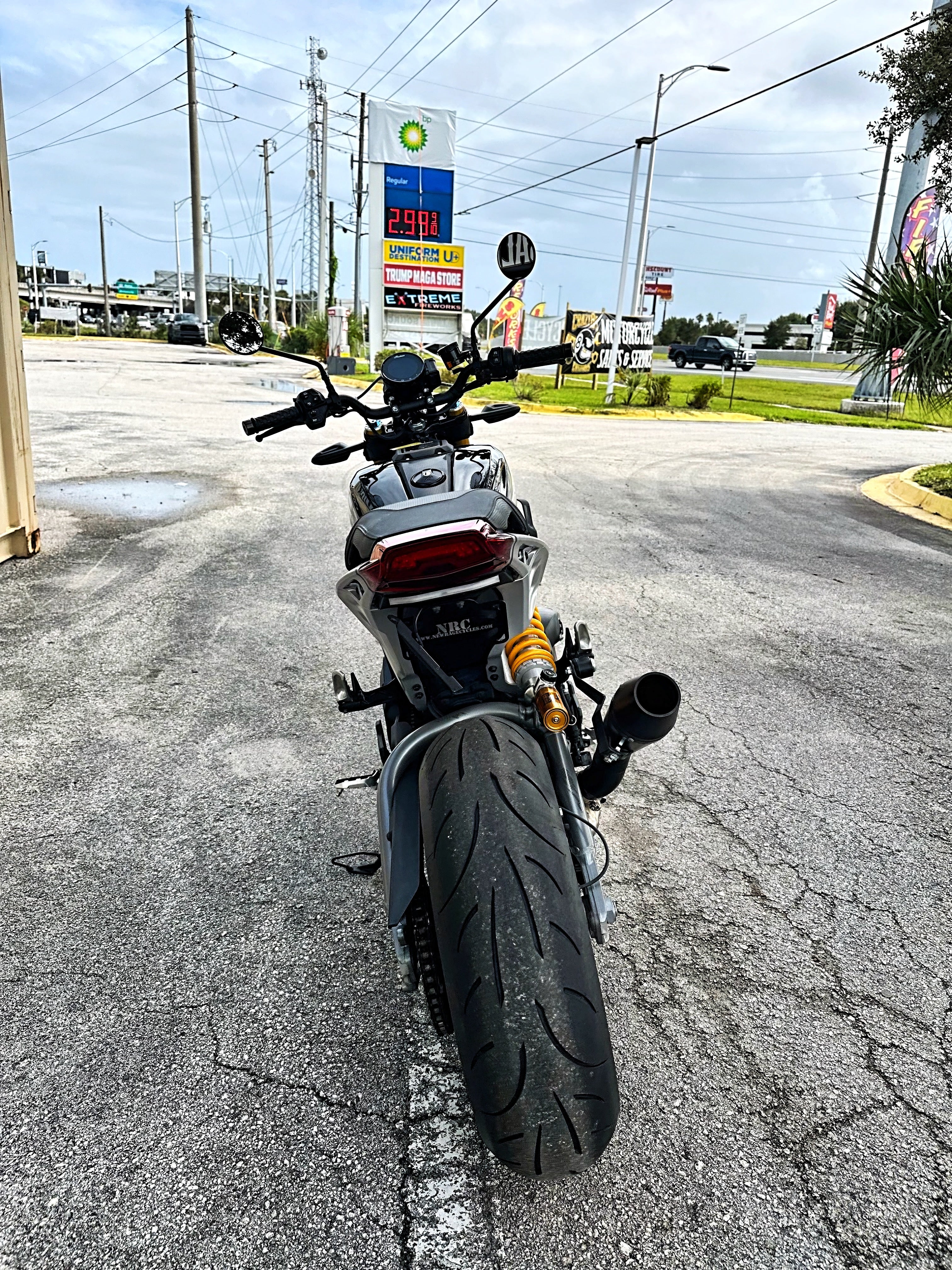2023 Indian FTR Carbon R