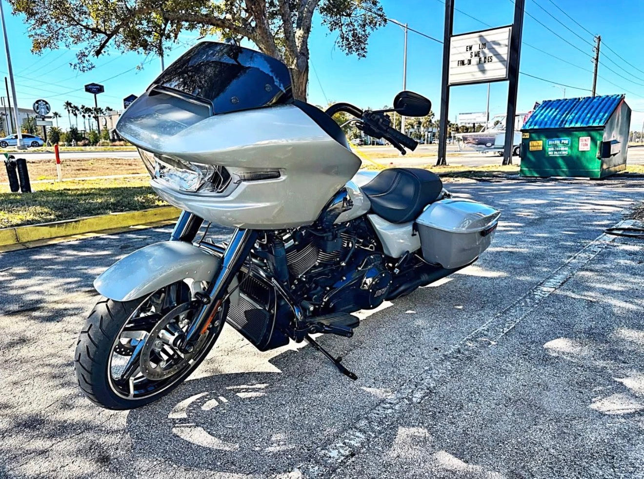 2025 Harley Davidson Road Glide Billiard Gray