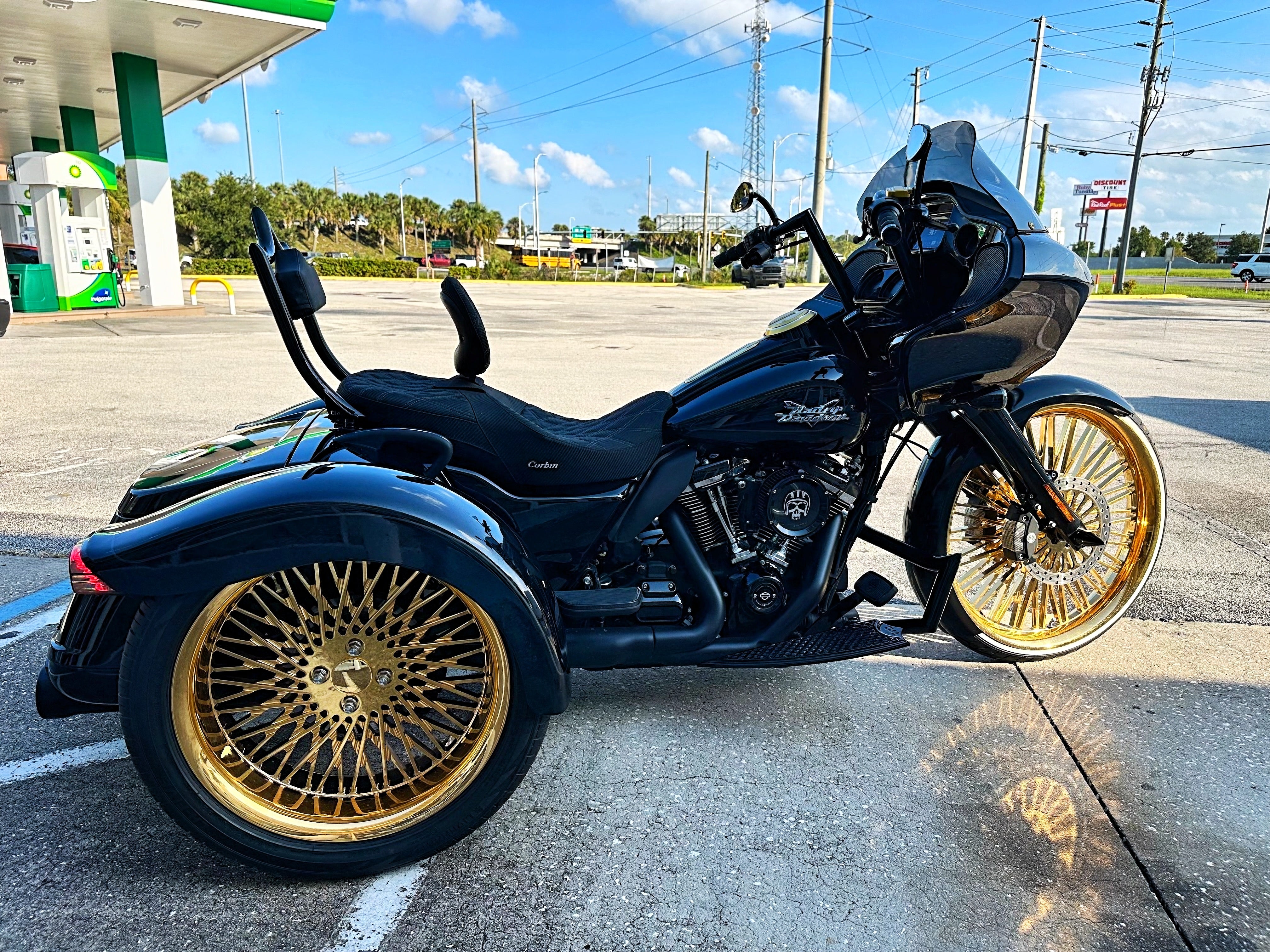2023 Harley Davidson Road Glide 3