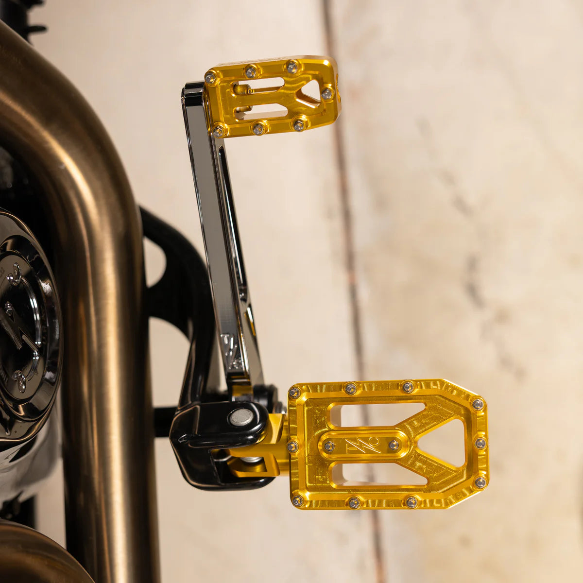 Thrashin Supply Co. Aggressor Shifter Peg - GOLD